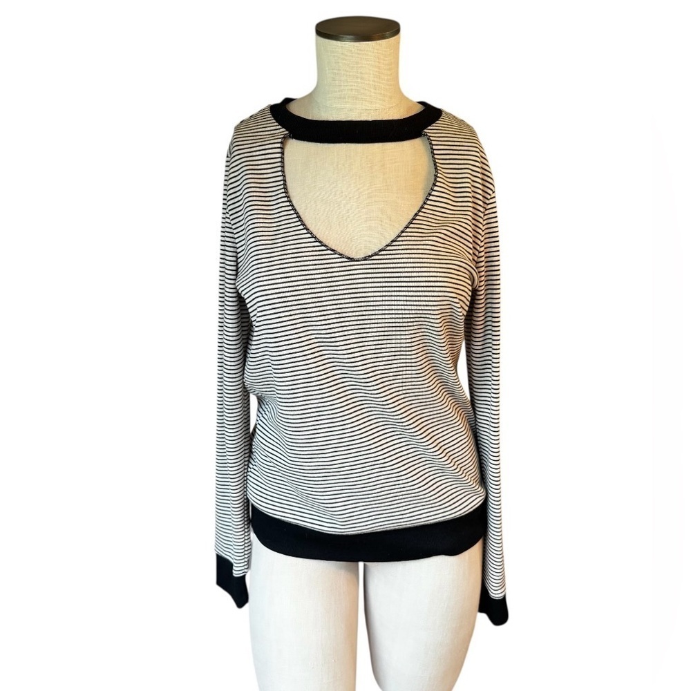 Chance Or Fate Women’s Black White Striped Long Sleeve Cut Out Sweater Sz S